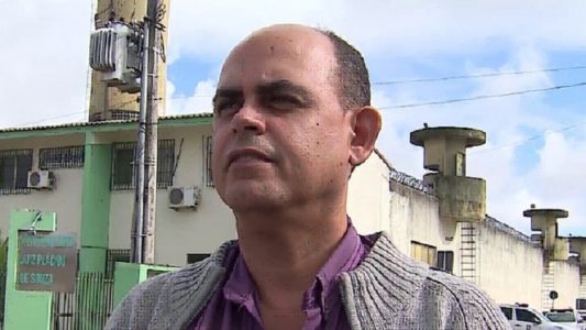 João Carvalho diz que superlotação atrapalha trabalho dos agentes penitenciários no presídio de Caruaru (Foto: Reprodução/TV Asa Branca)