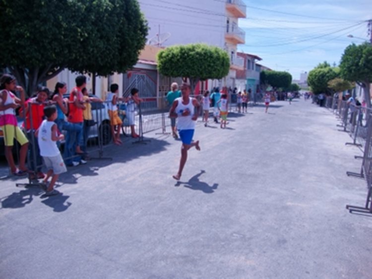 A corrida surgiu há 14 anos com o objetivo de homenagear a rua que leva o nome do pai da Inconfidência Mineira,  e ao mesmo tempo, fomentar a prática de esporte