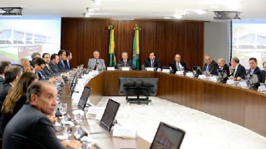Michel Temer em reunião com governadores (Foto: Alan Marques / Folhapress)